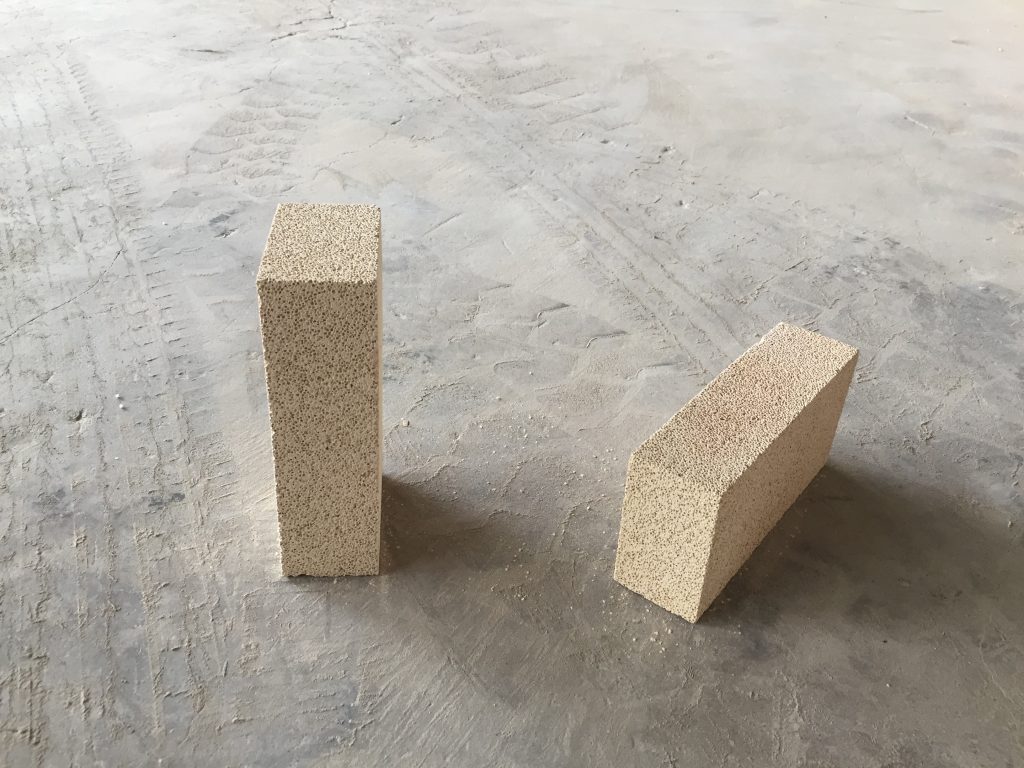 高鋁聚輕保溫磚